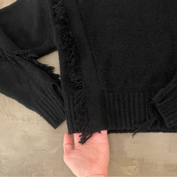 Gianni Bini Cropped Sweater - Picture 5 of 6